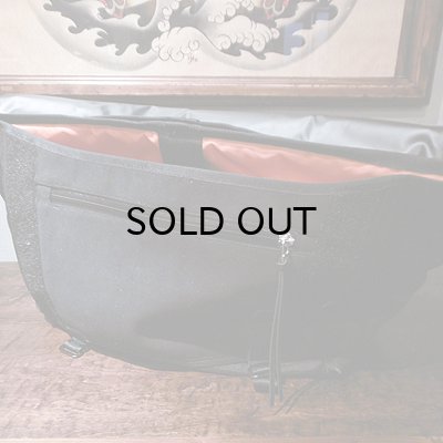 画像3: {NO MAD NUMSKULL × AMOA} MESSENGER BAG SET - M / "EYE" / 生成り×BLACK