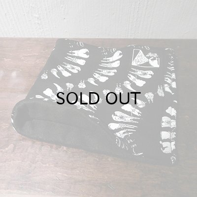 TEETH / BLACK×WHITE