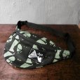 画像1: {NO MAD NUMSKULL} ORIGINAL PATTERN WAIST POUCH / "GB" / GREEN×BLACK (1)