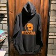 画像2: {SKULL SKATES}  MOONSET HOODIE(BLACK×ORANGE) (2)