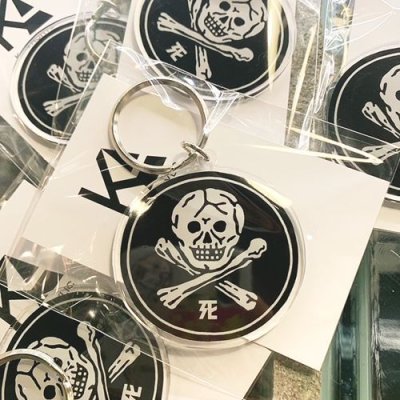 画像1: {デスパターンズ×KAE Acrylic} "SKULL" KEY HOLDER