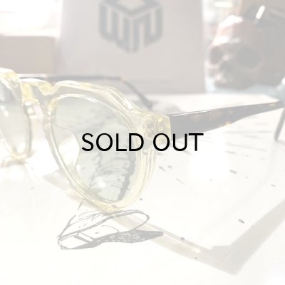 LIGHT YELLOW / Smoky Green