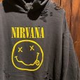 画像3: {THRIFTY LOOK} "WORN-OUT" BAND HOODIE / Yellow Smily (3)