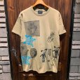 画像1: {NO MAD NUMSKULL} "HALLUCINATION CLUB" MULTI PRINT T-SHIRTS (OLIVE) (1)