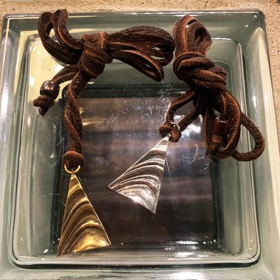 画像1: {FLYOVER} Natural triangle Pendant