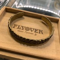 {FLYOVER} Penetration Bangle ＜Brass＞