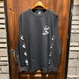 画像1: {MAGICAL MOSH MISFITS × でん六 } “ピーナッツスケボーとでんちゃん” LONG TEE (1)