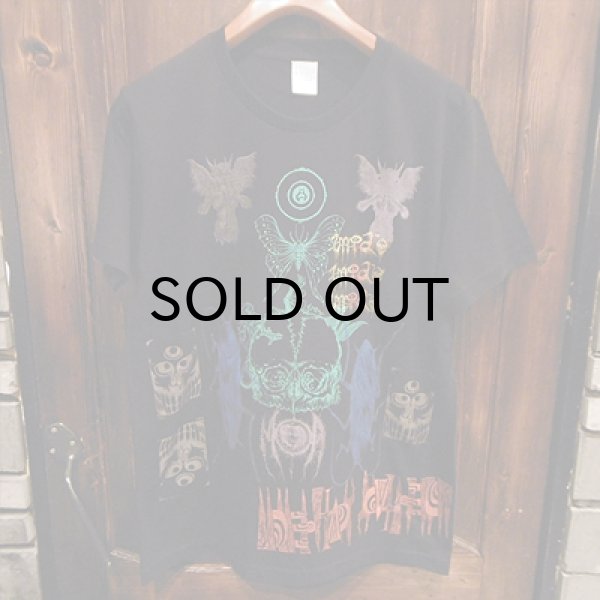 画像1: {MOMENTARY PSYCHO ART} "Letter From The North" MULTI PRINT T-SHIRTS / BLACK (1)