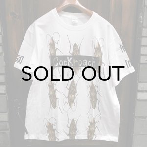 画像: {MOMENTARY PSYCHO ART} "Cock roach" MULTI PRINT T-SHIRTS / WHITE