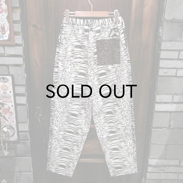 画像2: {NO MAD NUMSKULL} ORIGINAL PATTERN LONG PANTS / "MOUNTAIN" / BLACK&WHITE (2)