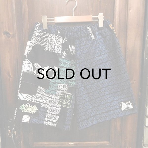 画像1: {NO MAD NUMSKULL} ORIGINAL PATTERN SHORT PANTS / LOGO2&PATCHWORK / BLACK×BLUE / (L) (1)