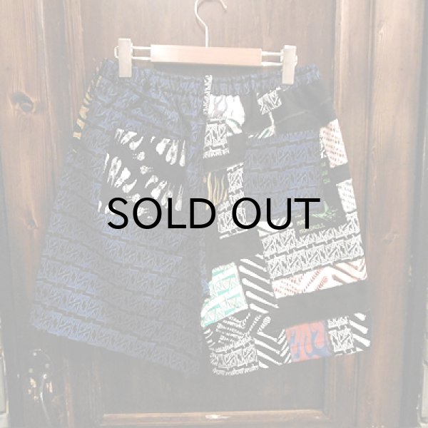 画像2: {NO MAD NUMSKULL} ORIGINAL PATTERN SHORT PANTS / LOGO2&PATCHWORK / BLACK×BLUE / (L) (2)