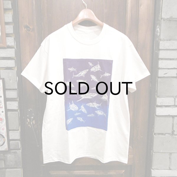 画像1: {PARADOX} "Sharks" S/S T-SHIRTS / NATURAL × gradation (1)