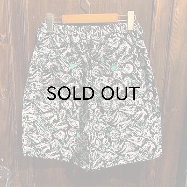 画像2: {NO MAD NUMSKULL×PARADOX} ORIGINAL PATTERN SHORT PANTS / "SKULL"  (2)