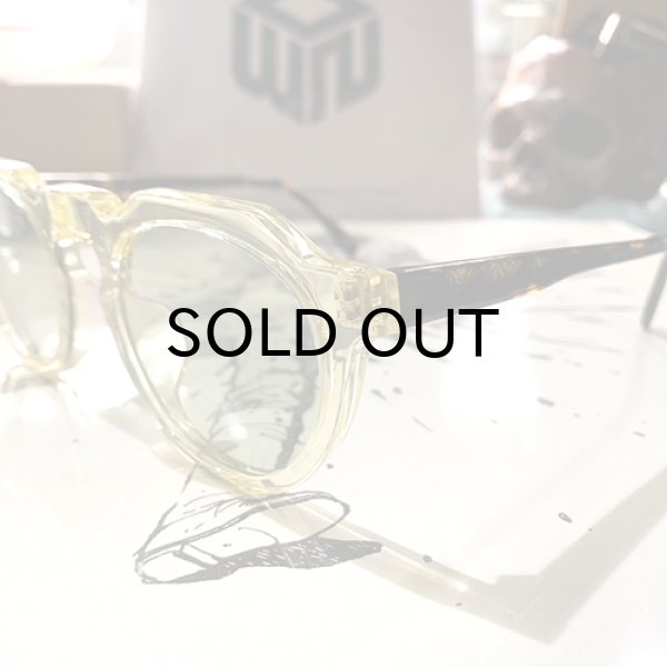 LIGHT YELLOW / Smoky Green