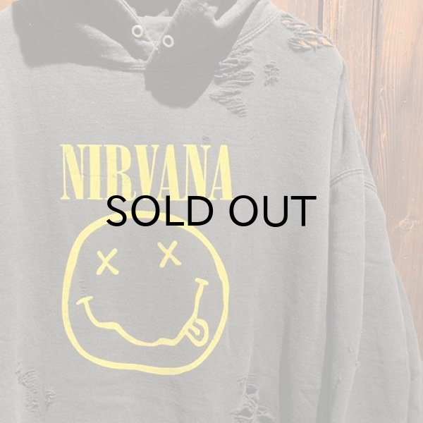 画像3: {THRIFTY LOOK} "WORN-OUT" BAND HOODIE / Yellow Smily (3)