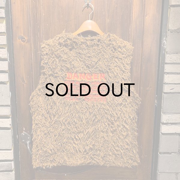 画像2: {POP EYES} "PPE KEEP OUT" FUR VEST (2)