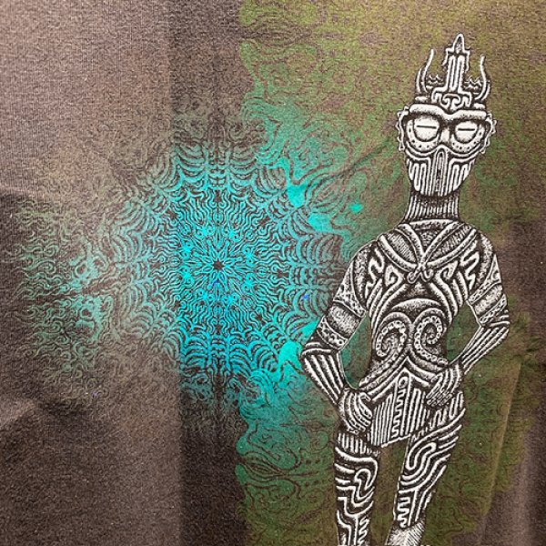 ブラックライトをアテルト...