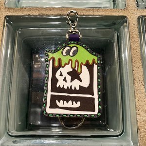画像: {MAGICAL MOSH MISFITS × OJAGA} "どろドクロ" KEY CHAIN (本革)