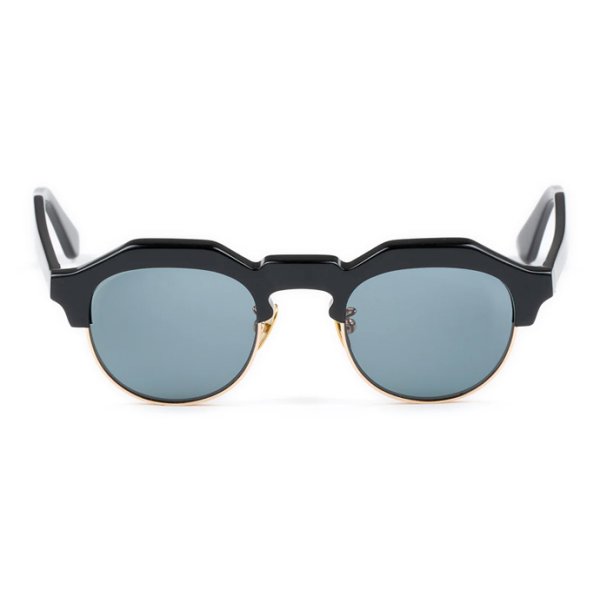 BLACK / CLEAR to GREY (調光)