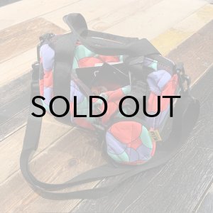 画像: {ROLLING CRADLE x KiU} COLORFUL NA OMOCHI MINI BOSTON POUCH