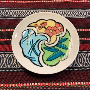 画像: {九九谷} ５寸 丸皿（松竹梅）Kads MIIDA & 野坂 稔和