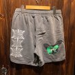 画像2: {NO MAD NUMSKULL} "HALLUCINATION CLUB" Sweat Shorts (SUMI) (2)