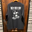 画像2: {MAGICAL MOSH MISFITS × でん六 } “ピーナッツスケボーとでんちゃん” LONG TEE (2)