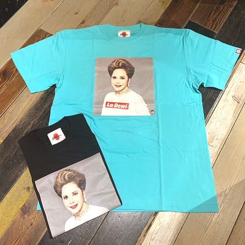 PUNK DRUNKERS x デヴィ・スカルノ} 夫人フォトTEE - RAFFISH DOG